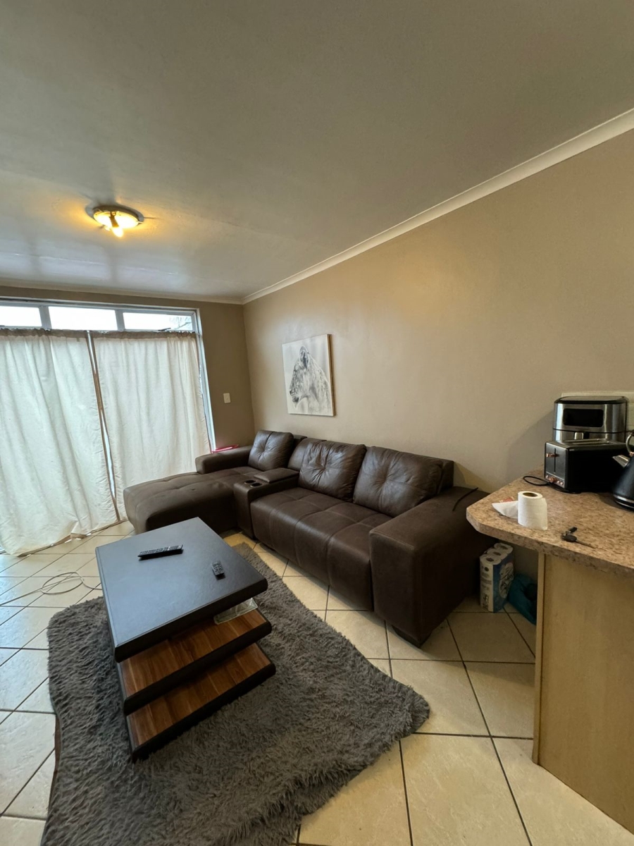 2 Bedroom Property for Sale in Whispering Pines Western Cape